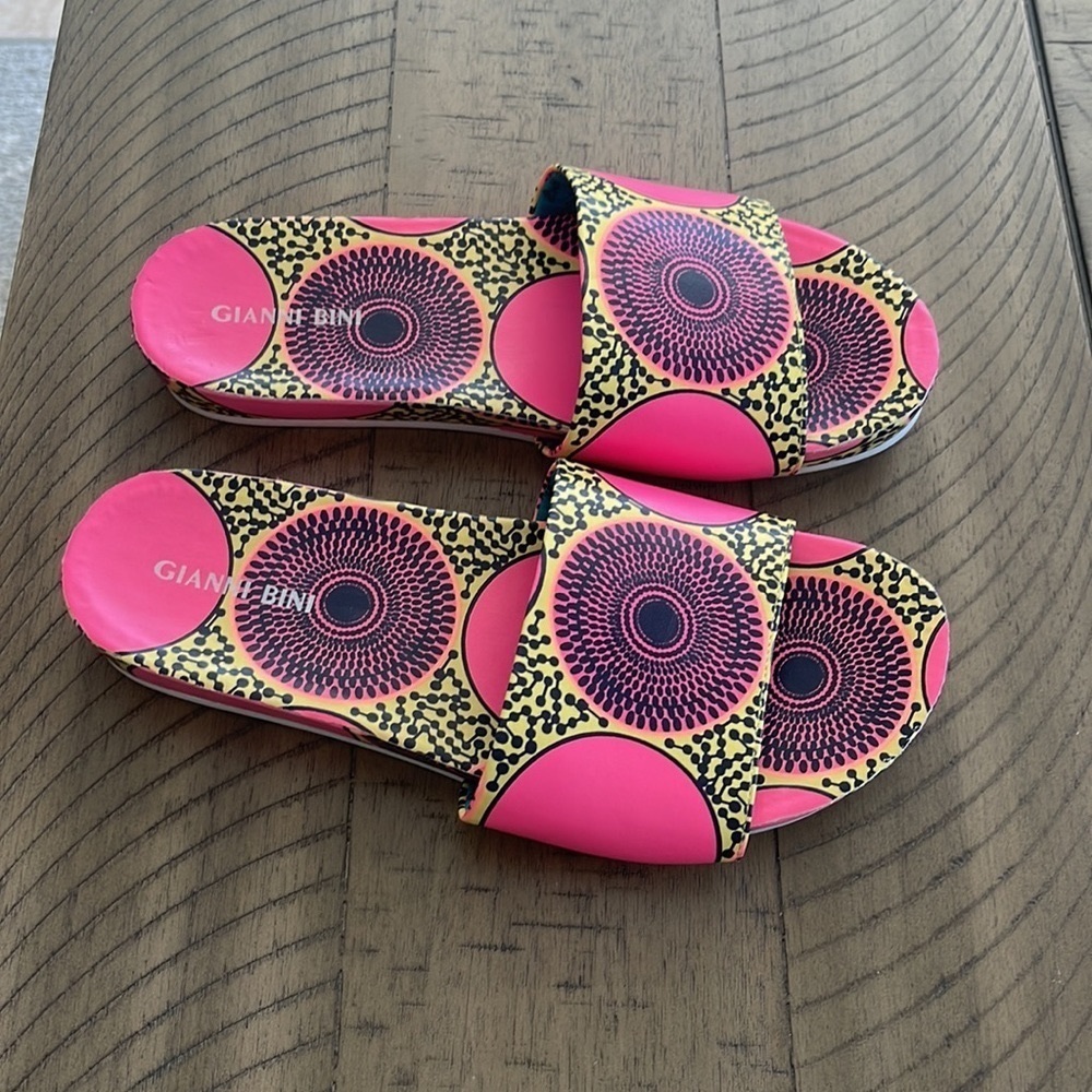 Like New Gianni Bini Slide-On Sandals